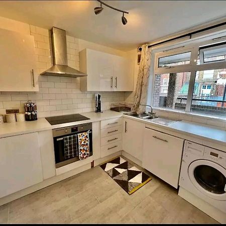 Lovely 2Br Suite In Bow, E3 London Exterior foto