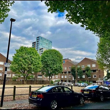 Lovely 2Br Suite In Bow, E3 London Exterior foto